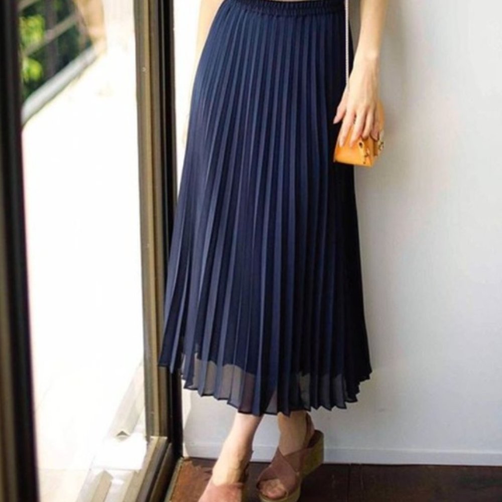 Uniqlo Midi Pleated Skirt